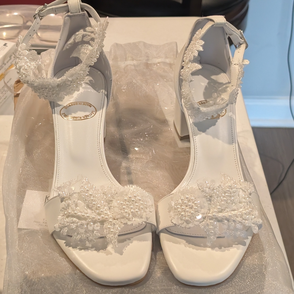 Elegant White Beaded Women's Heels - Picture 9 of 11